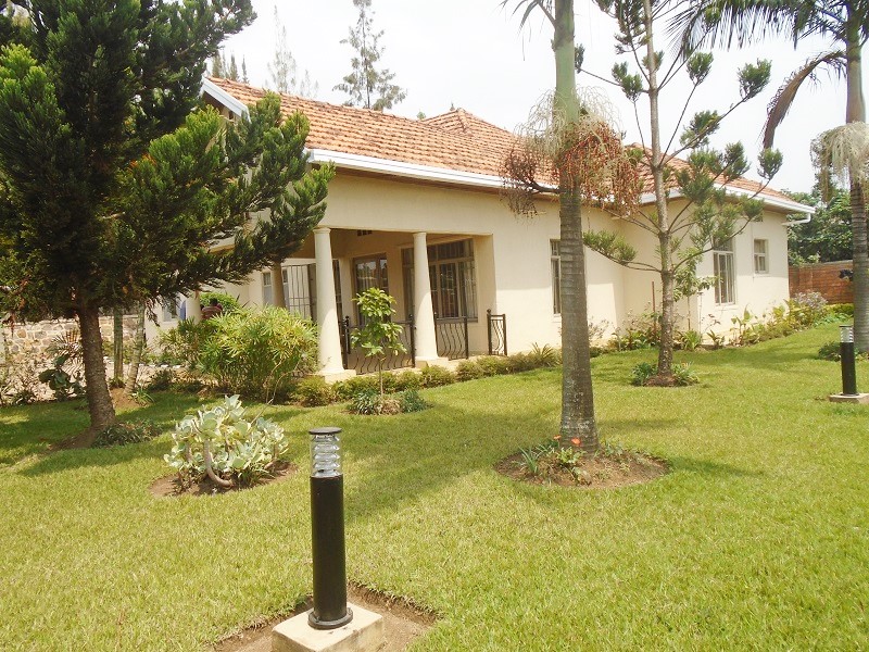 A 4 BEDROOM HOUSE FOR SALE AT GACURIRO